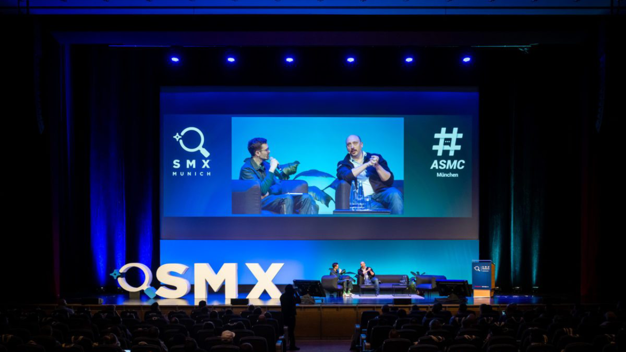 SMXカンファレンスのメインステージ